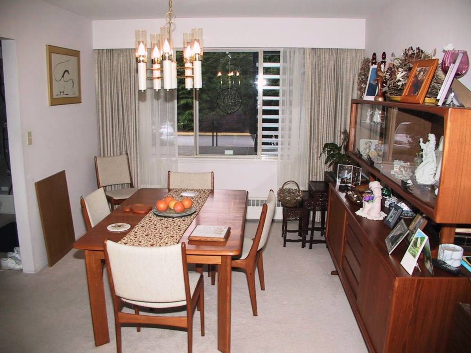 Family Room Presently being used as a diing room