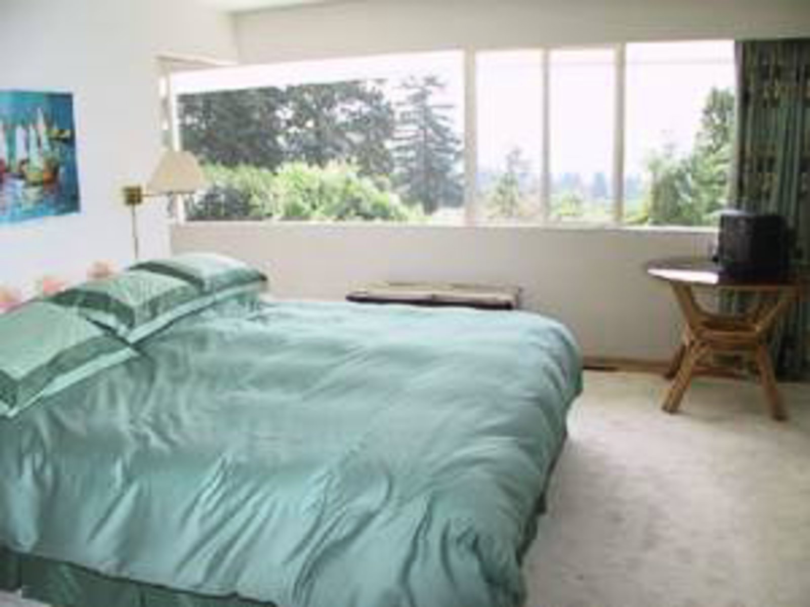 Master Bedroom with ensuite, water and city view, walk-in closets