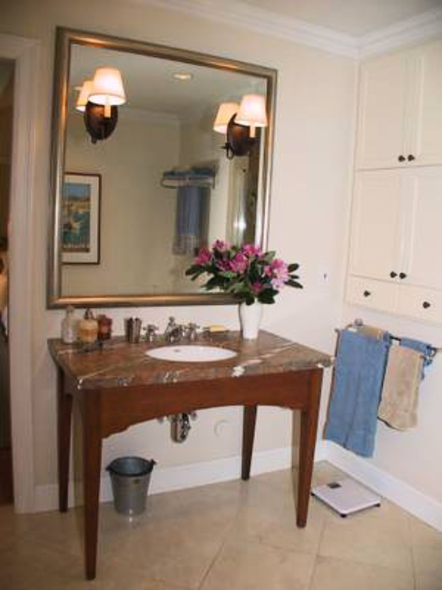 Master Bedroom Ensuite Antique Marble Vanity, separate shower and jacuzzi bath